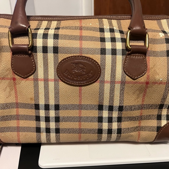 Burberry Boston Bag (callouts in photos) - Picture 5 of 14
